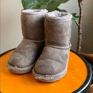 Uggs toddler boots